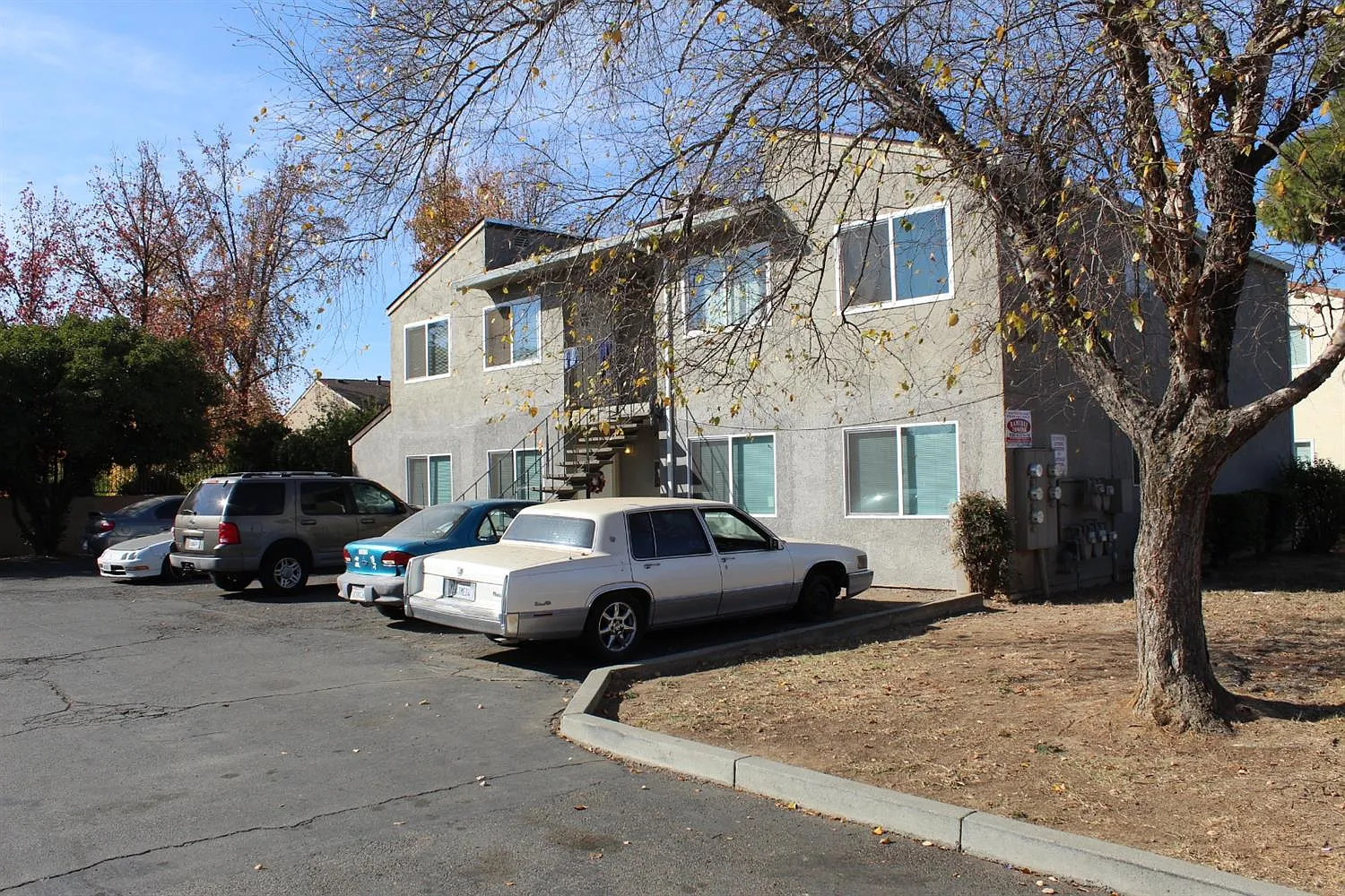 1340 Hobart Dr photo 1