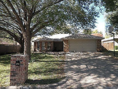 1st image of 3728 Devonaire Dr