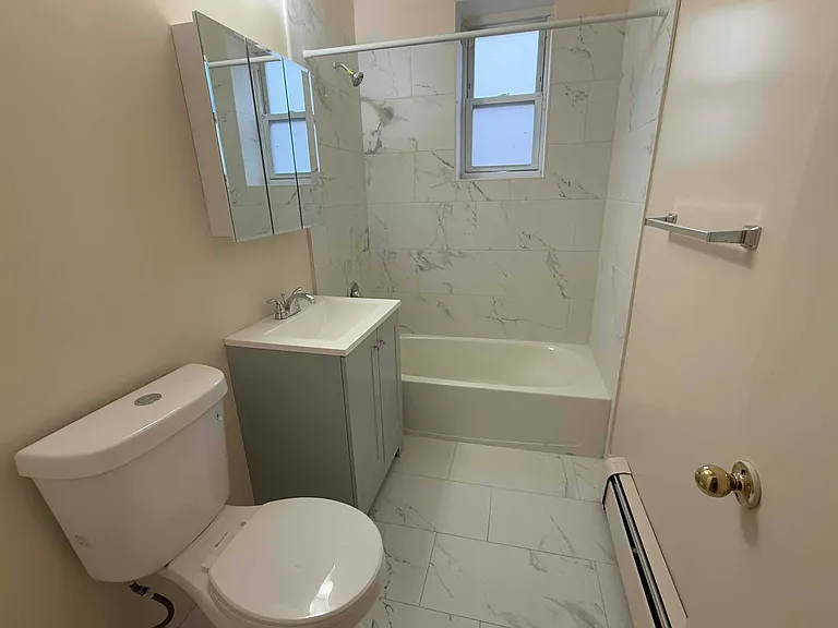55 Teaneck — Photo 2