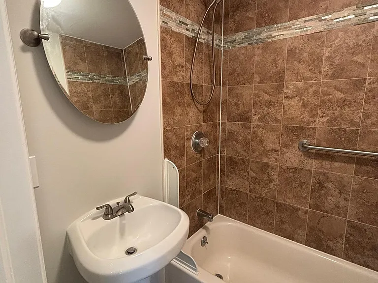 101 Miramar Ave #B — Photo 8