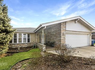 9625 S Kildare Ave, Oak Lawn, IL 60453