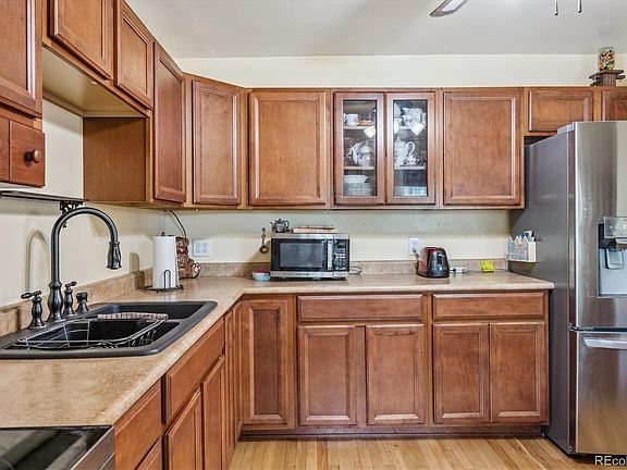 2nd image of 8990 Poze Blvd