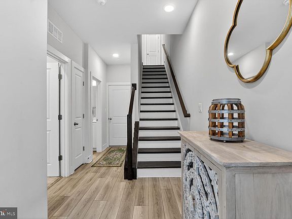 4th image of 112 Glass Ln