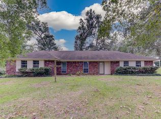 606 Newitt Vick Dr, Vicksburg, MS 39183