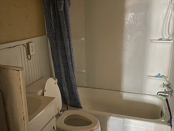 5th image of 992 Inverness Ave