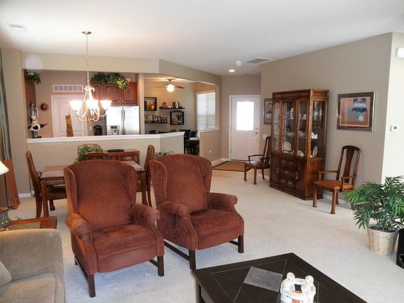 3rd image of 625 Washington Dr