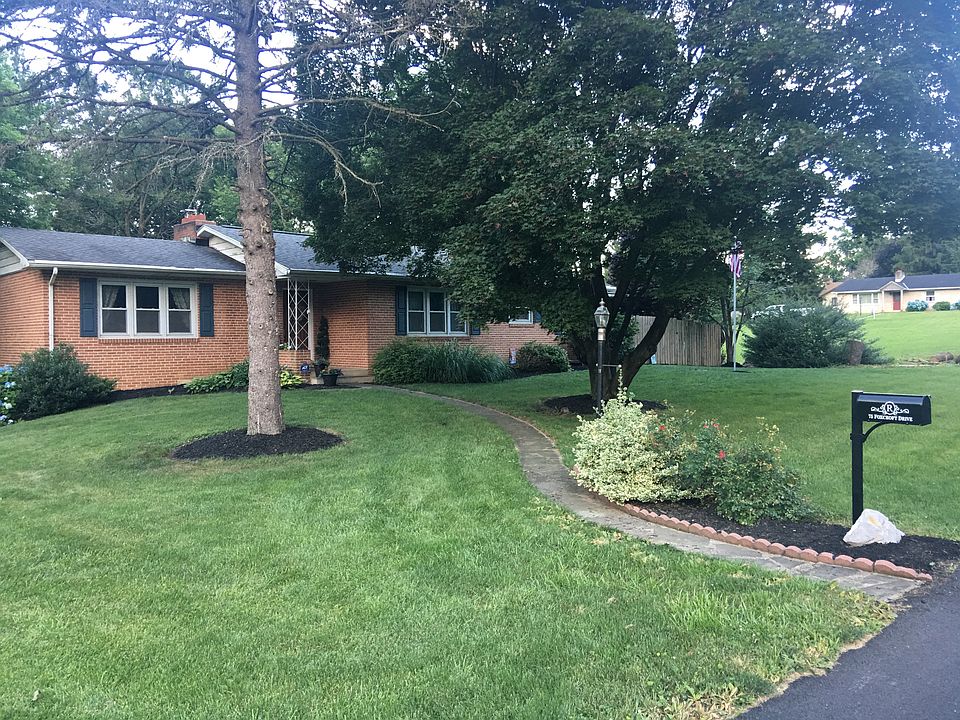 1st image of 75 Foxcroft Dr