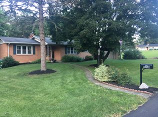 75 Foxcroft Dr, Camp Hill, PA 17011