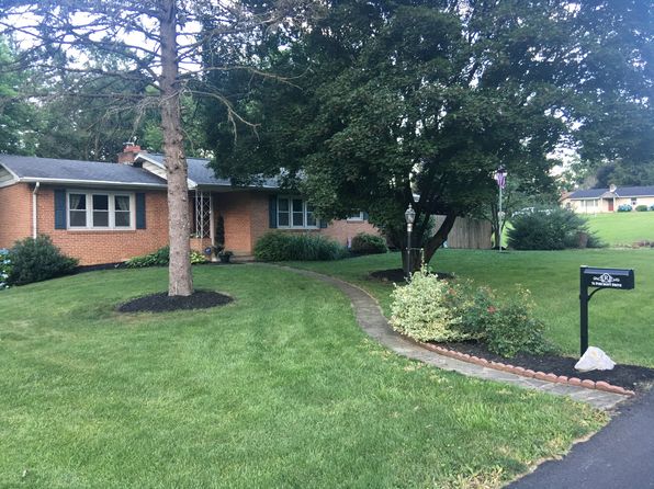 75 Foxcroft Dr