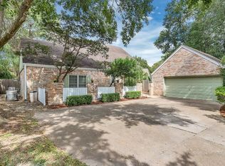 10222 Burgoyne Rd, Houston, TX 77042
