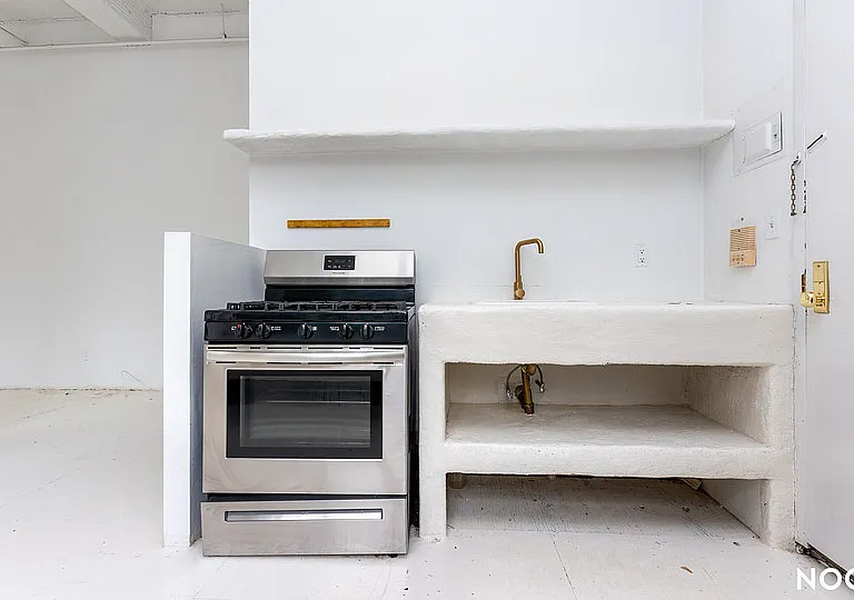 1085 Willoughby Ave #101 — Photo 10
