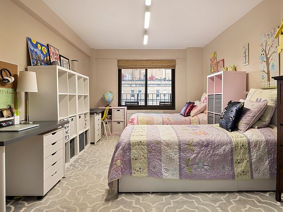 5th image of 10 E End Ave APT 17C