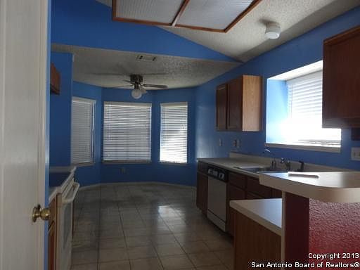5th image of 13834 LAUREL HOLLOW