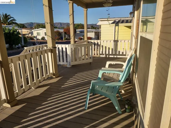 131 Cabana Dr, Napa, CA 94558