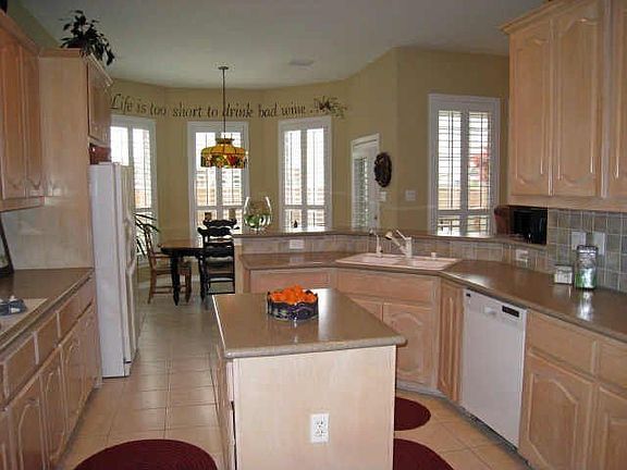 5th image of 5602 Hillview Ct