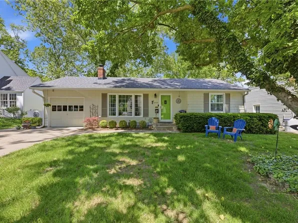 4908 W 71st St, Prairie Village, KS 66208