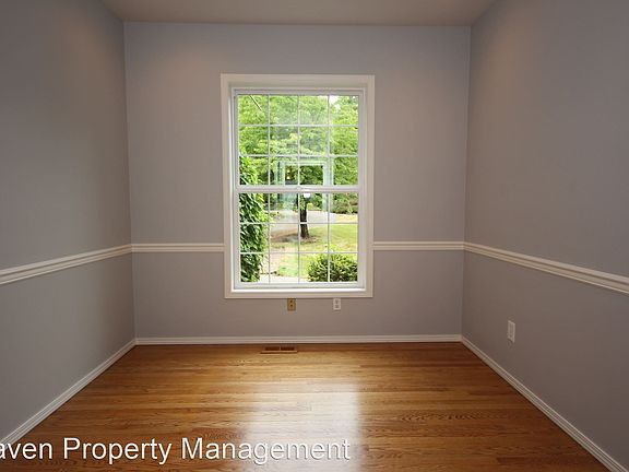 5th image of 9816 36th St NW
