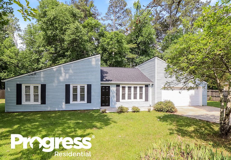 1st image of 132 Riverchase Dr
