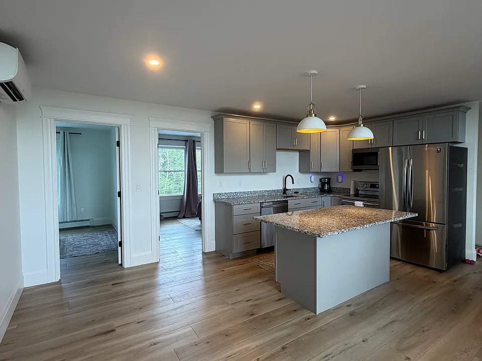 Sky Ridge Dr