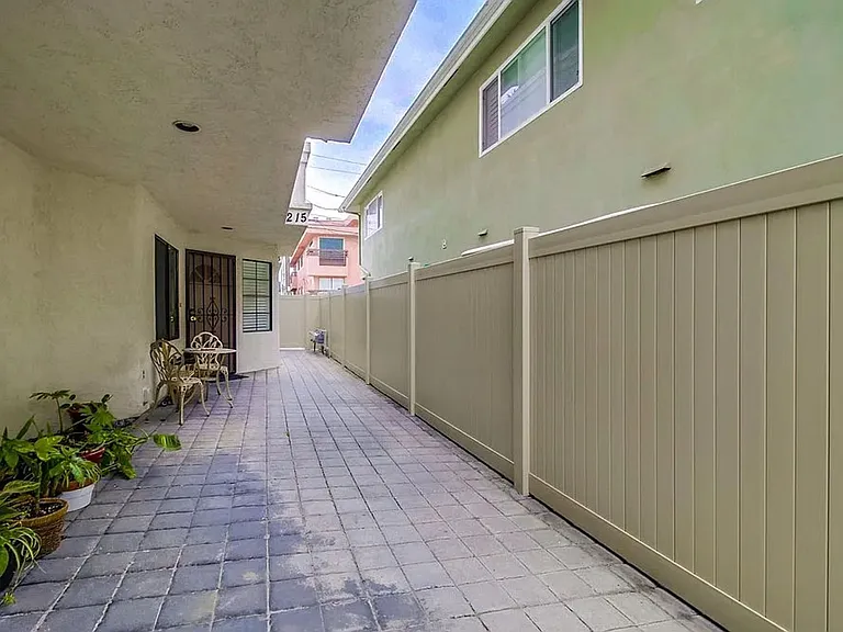 213 Elm Ave — Photo 12