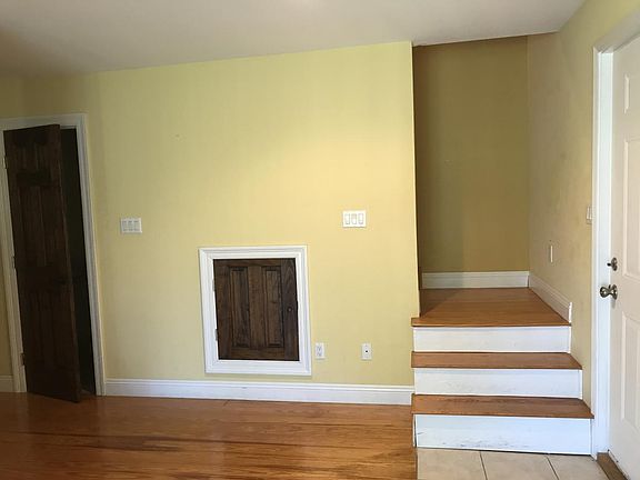 4th image of 590 Royal Oak Dr APT 10