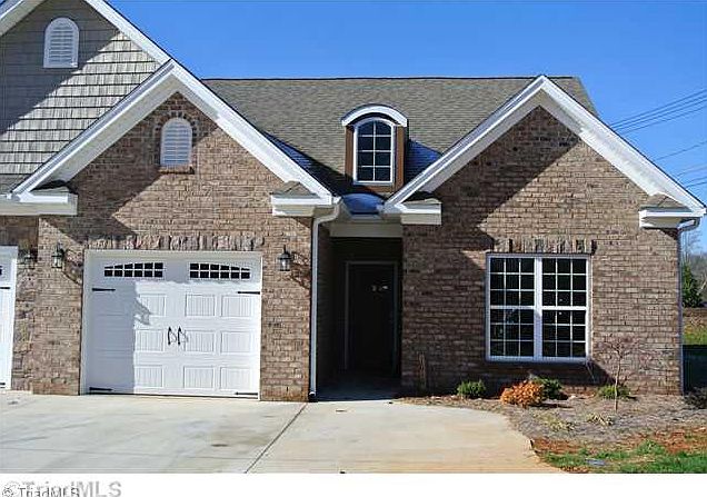 1st image of 110 Parkview Dr