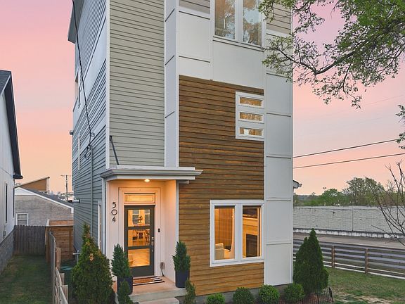 3rd image of 504 Newton Ave