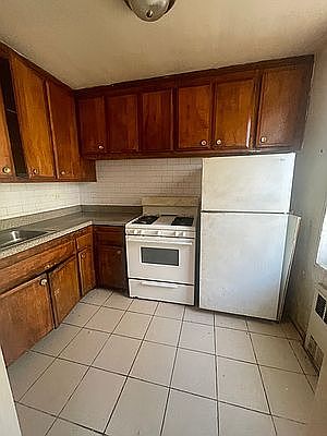 4th image of 251 E 29th St APT 2A