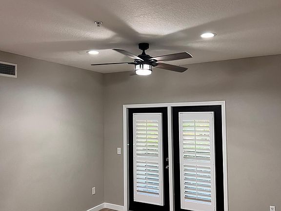 4th image of 1910 E Palm Ave #1120