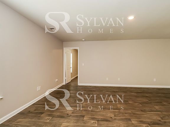 3rd image of 316 Liliana Dr