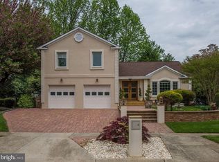 5 Feather Rock Pl, Rockville, MD 20850