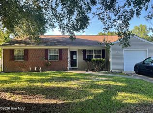 121 Loblolly Ct, Jacksonville, NC 28540