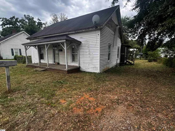 6 Hammett St, Laurens, SC 29360