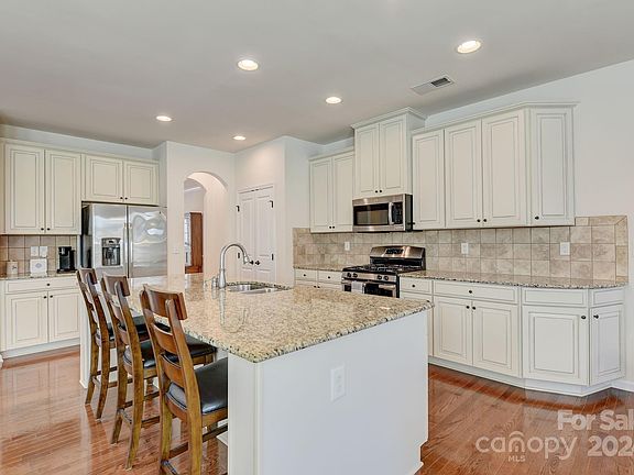 3rd image of 13505 Serenity St