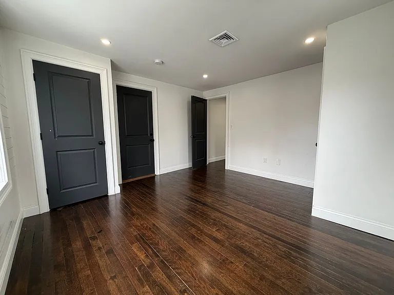39 Endicott St — Photo 5