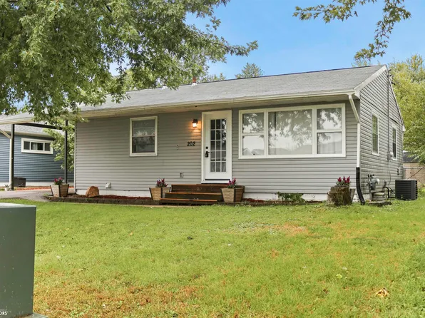 202 Sharon Ave, Marshalltown, IA 50158