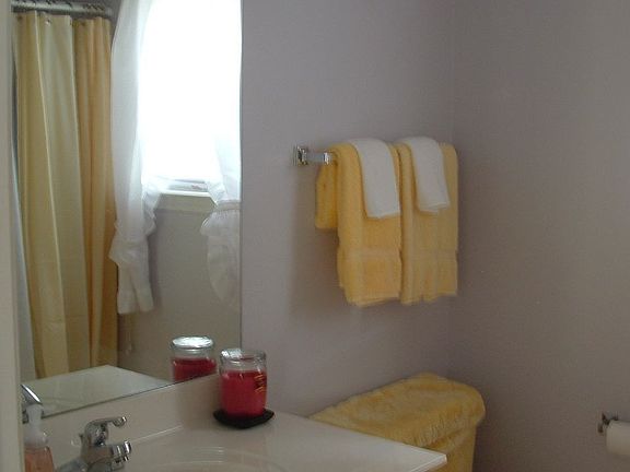 2nd Floor Bathroom