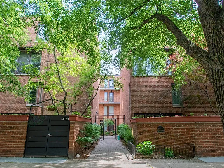 431 W Grant Pl #C-C-C — Photo 1