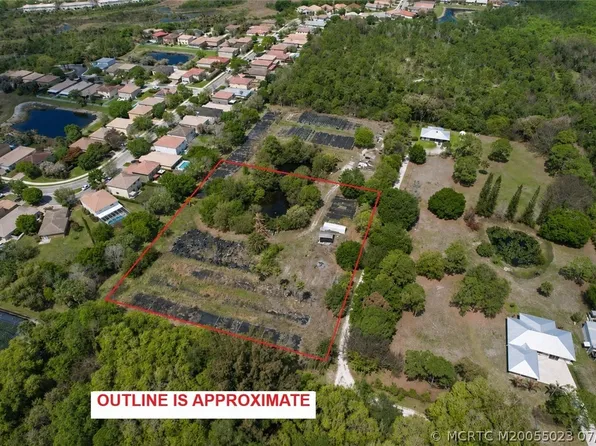 1025 SE Ponderosa Rd, Stuart, FL 34997