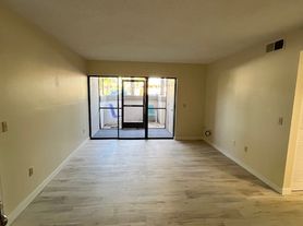 1515 Forrest Nelson Blvd