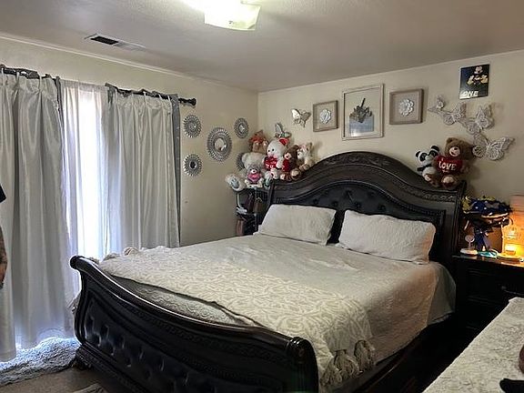 4th image of 312-314 Lawrence Ln