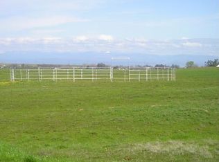 19285 Glenn Rd #B, Corning, CA 96021