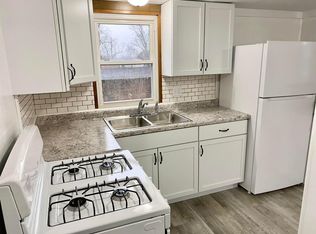300 E 2nd St #4, Pana, IL 62557