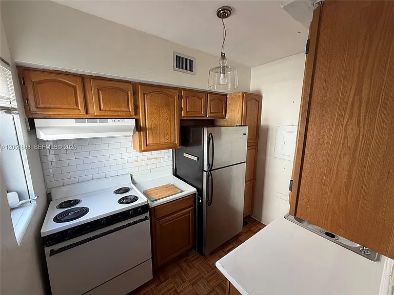 42 Almeria Ave #21 — Photo 7
