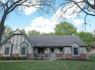 8109 Parkhill Rd, Lenexa, KS 66215