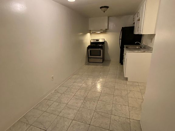 2nd image of 6122 Cambridge Ave Unit 3