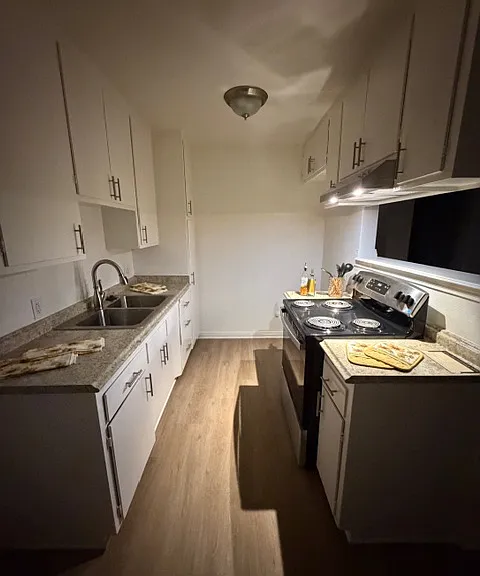 16251 Woodruff Ave — Photo 19