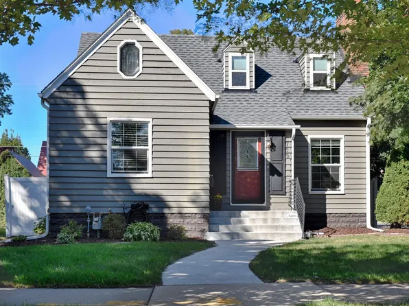 755 Cottage Ave E, Saint Paul, MN 55106