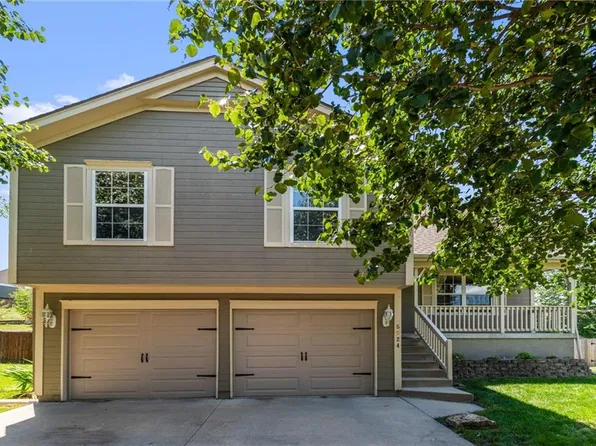 5024 S Powell Ave, Blue Springs, MO 64015