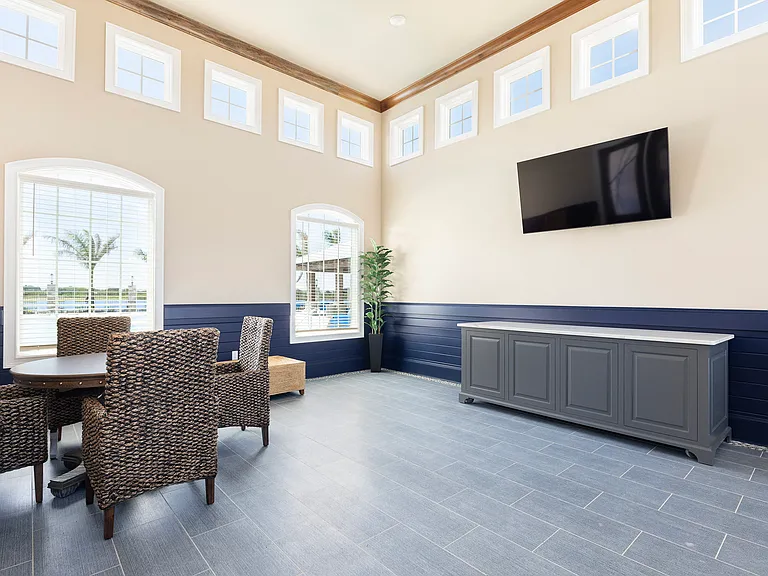 Cocoa Grand Apartments — Photo 22